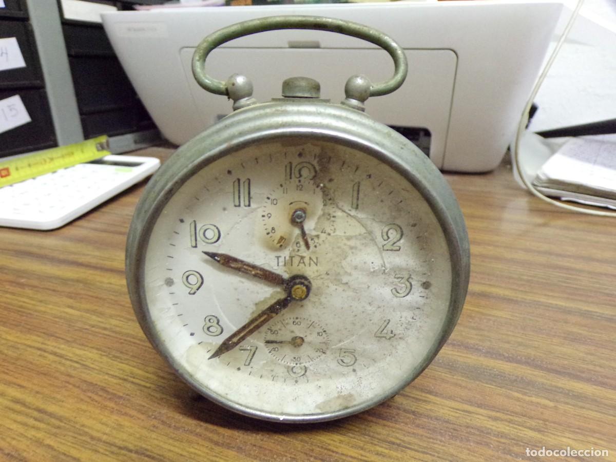 Despertadores antiguos: ESTAMOS LIQUIDANDO. antiguo reloj despertador titan. para restauraci&oacute;n. piezas, recambios