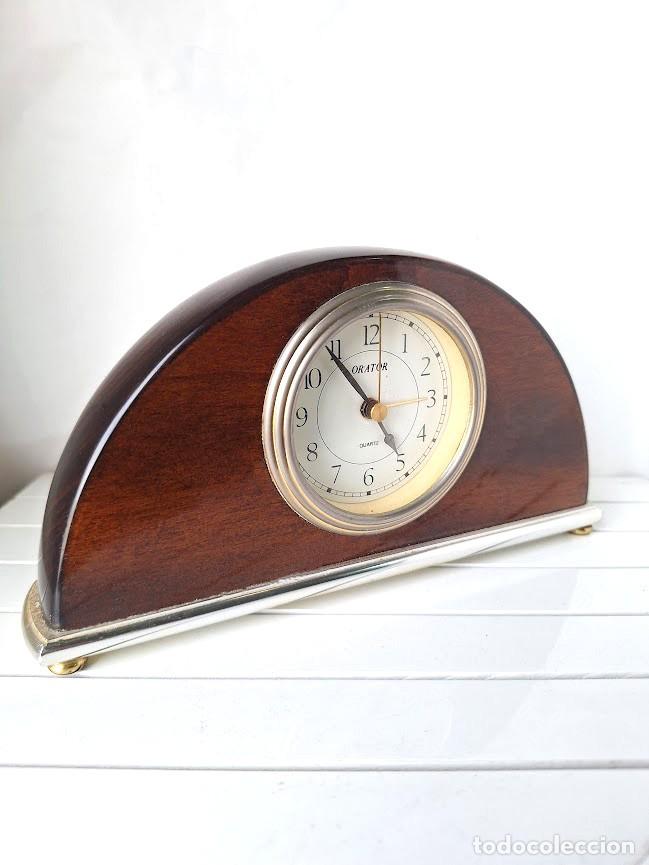 Despertadores antiguos: Antiguo Reloj sobremesa Despertador ORATOR madera
