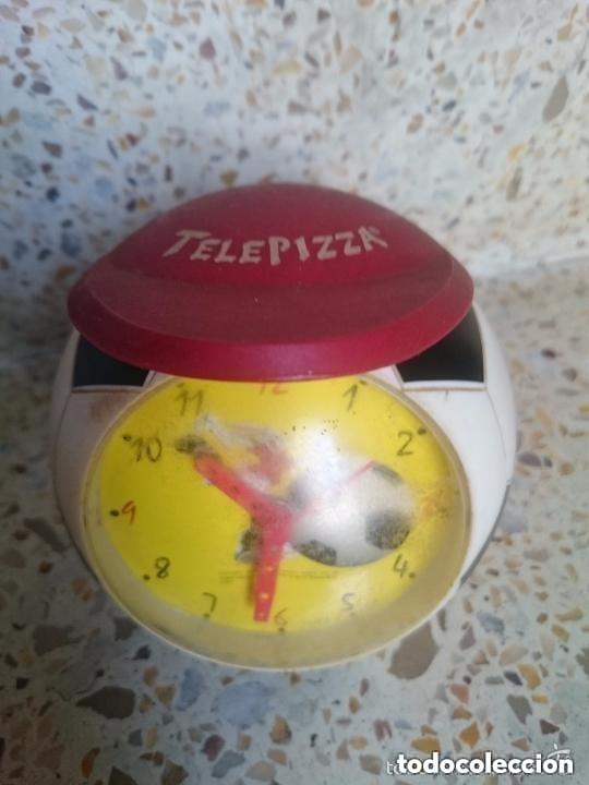 Despertadores antiguos: RELOJ DESPERTADOR DE TELEPIZZA BALON FUTBOL - A&Ntilde;OS 90 - NO SE SI FUNCIONARA