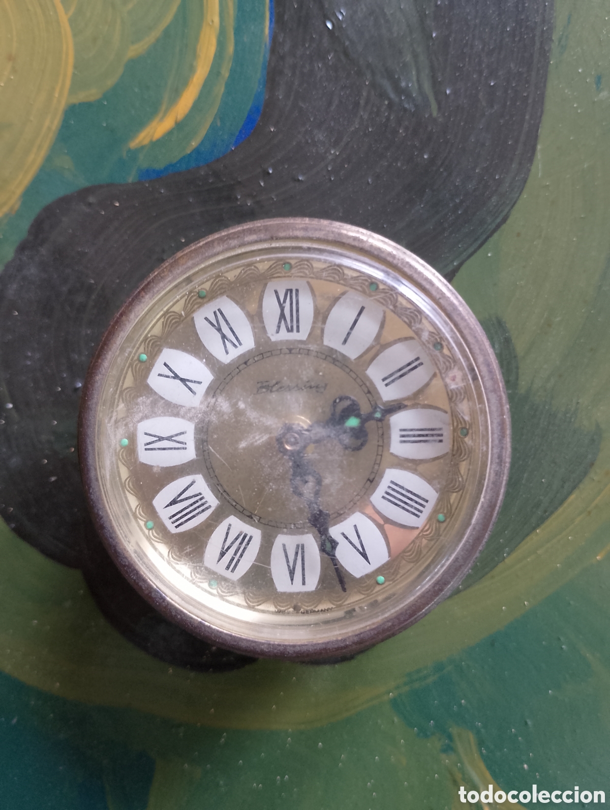 Despertadores antigos: reloj despertador mec&aacute;nico antiguo de la marca alemana Blessing.
