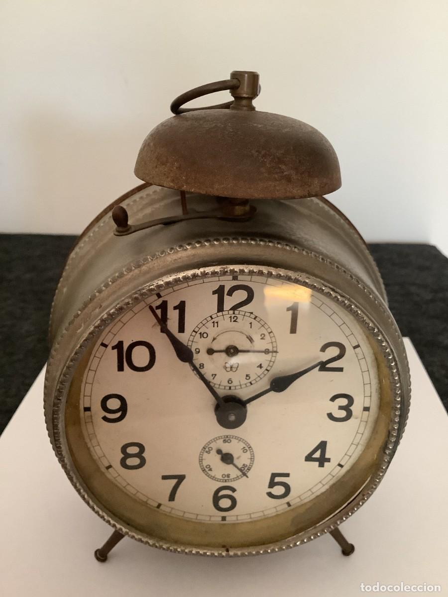 Despertadores antiguos: Reloj despertador antiguo