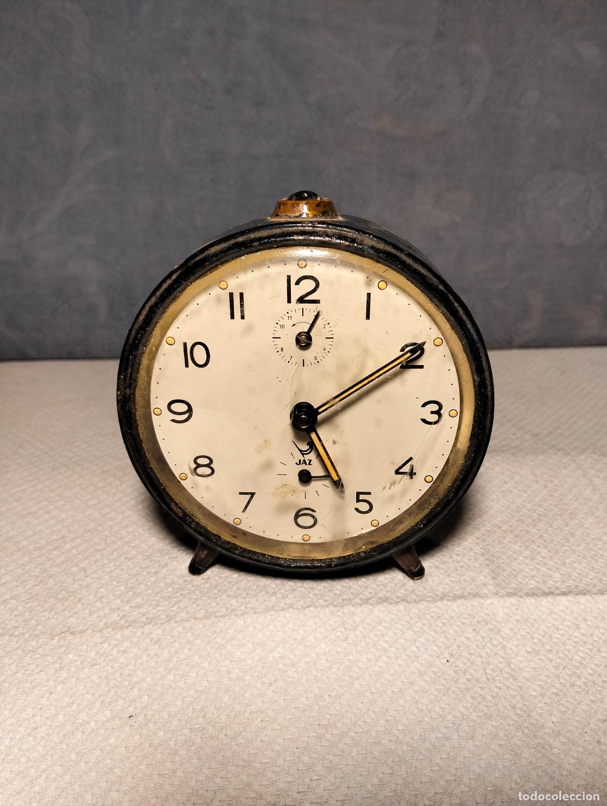 Despertadores antiguos: Antiguo reloj despertador de sobremesa jaz metal negro a&ntilde;os 40-50