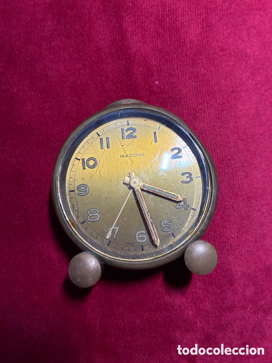 Despertadores antiguos: Antiguo Reloj Despertador Madona Swiss Made - Lat&oacute;n / Bronce - Cuerda Manual - 6,5 cm