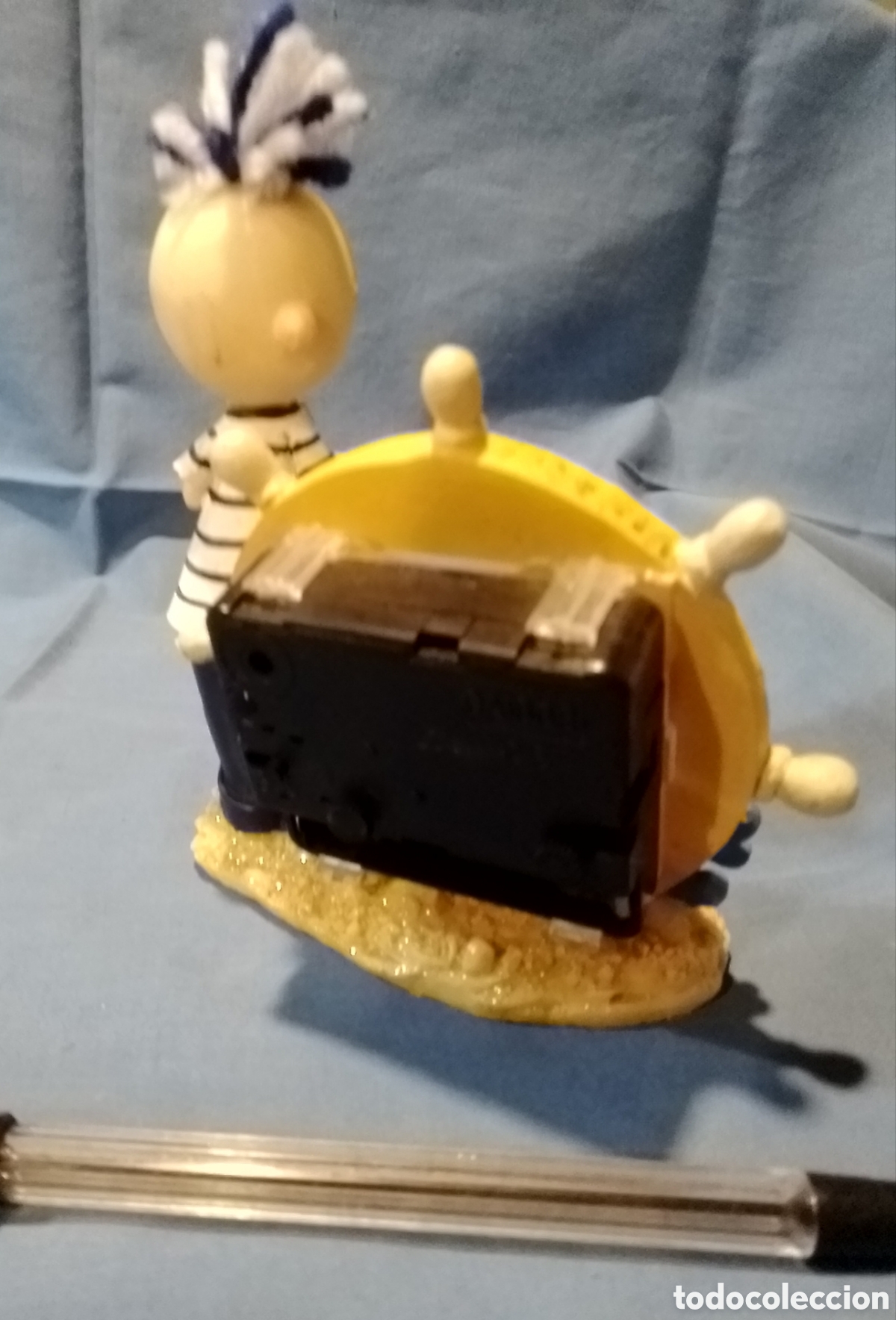 Despertadores antiguos: Figura de resina con reloj - Foto 4