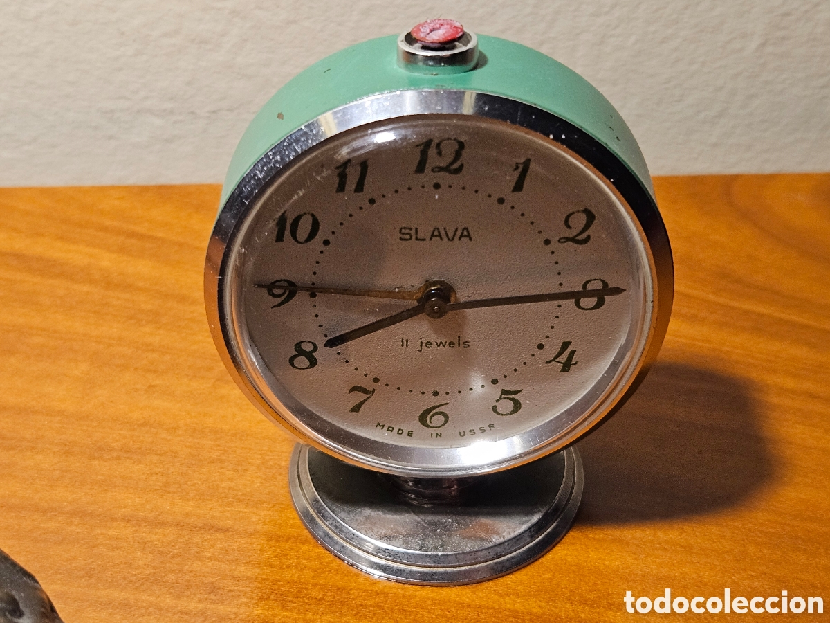Despertadores antiguos: reloj despertador mec&aacute;nico vintage de la marca sovi&eacute;tica Slava (Слава),