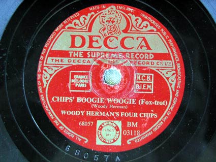 Discos de pizarra: WOODY HERMANS FOUR CHIPS (Chips Boogie Woogie - Chips Blues)  DECCA - Foto 1