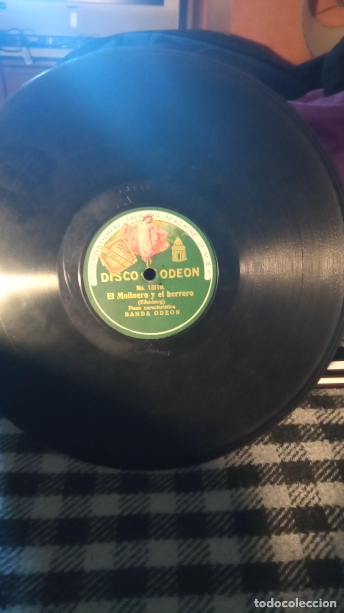 Discos de pizarra: Banda Ode&oacute;n. El molinero y el herrero/Bajo el &aacute;guila doble - Foto 2