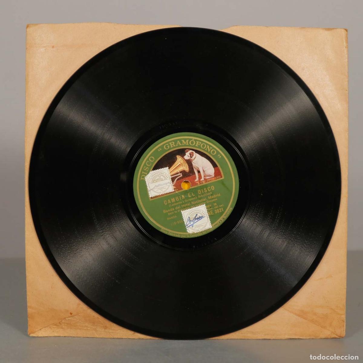 Discos de pizarra: DISCO DE PIZARRA. CAMBIA EL DISCO. POR LA PUERTA GRANDE. BANDA HOTEL NACIONAL MADRID
