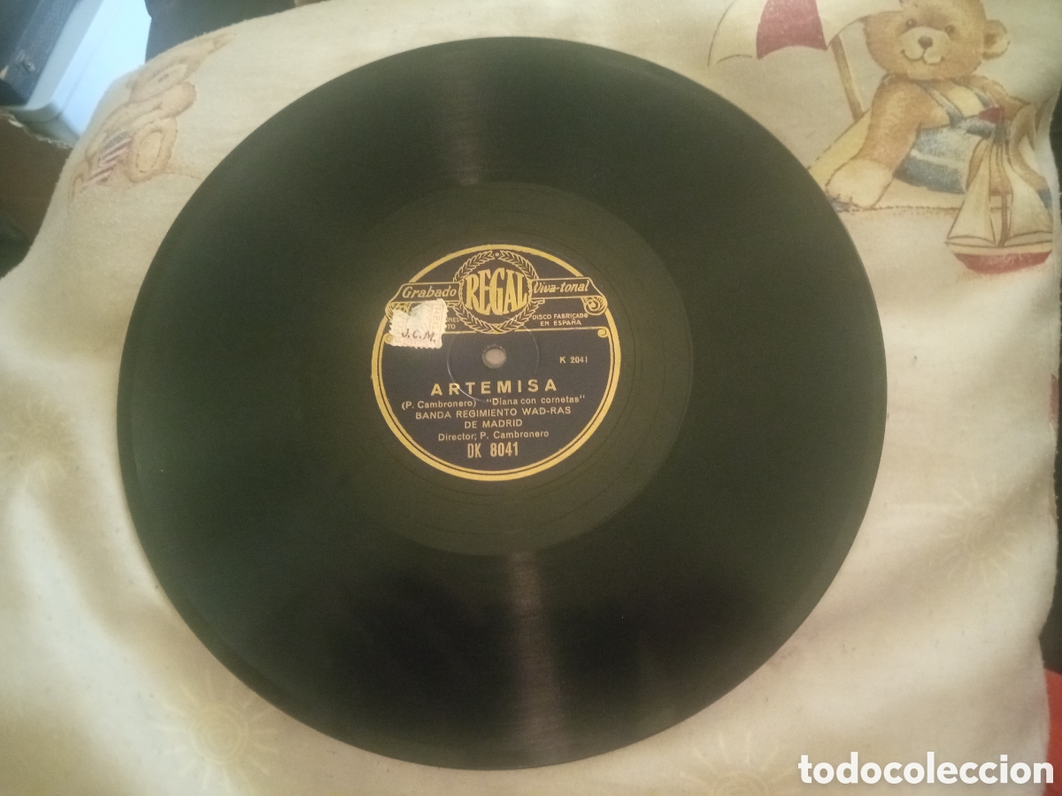 Discos de pizarra: Antiguo disco de pizarra, Banda del REGIMIENTO Wad-Ras de Madrid, Desfilando y Artemisa