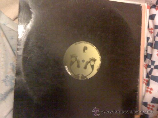 Discos de vinilo: Maxi-single 12 pulgadas. Invisible de Monkey Brothers. - Foto 2