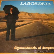 Discos de vinilo: LABORDETA - AGUANTANDO EL TEMPORAL - LP - FONOMUSIC 1985 SPAIN 89.2290/4 - LETRAS. Lote 26521015