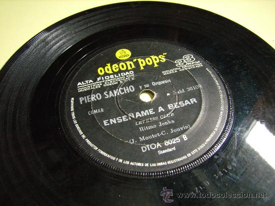 Disques de vinyle: Piero Sancho y su Orquesta - single - Leccion de besos/Ense&ntilde;ame a besar. Odeon (Argentina)