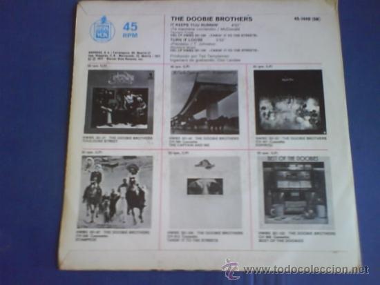 Discos de vinilo: THE DOOBIE BROTHERS  IT KEEPS YOU RUNNIN&acute; - Foto 2