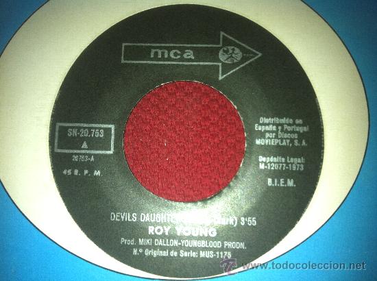 Discos de vinilo: 7&rdquo; SINGLE - ROY YOUNG - DEVILS DAUGHTER- ROLL IT ON - Foto 1