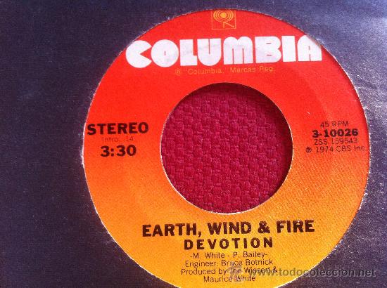 Discos de vinilo: 7&rdquo; SINGLE-EARTH WIND & FIRE-DEVOTION - Foto 1