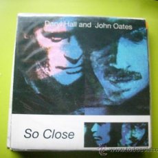 Discos de vinilo: DARYL HALL & JOHN OATES ( SO CLOSE 2 VERSIONES ) 1990.SINGLE 45 ARISTA RECORDS PEPETO. Lote 34762364