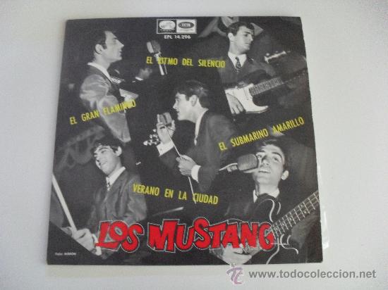 Discos de vinilo: LOS MUSTANG - SUBMARINO AMARILLO + 3 EP 1966 - Foto 1