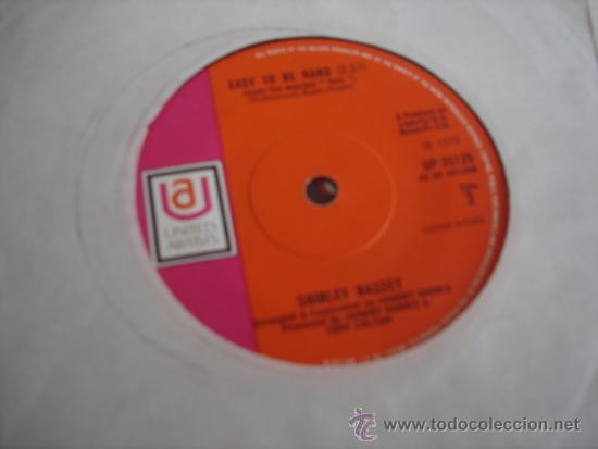 Discos de vinilo: SHIRLEY BASSEY   SOMETHING /EASY TO BE HARD - Foto 2