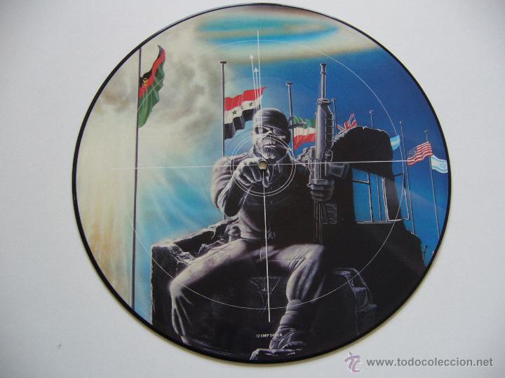 Discos de vinilo: Iron Maiden. Maxi single. Picture disc. 2 minutes to midnight. Edici&oacute;n inglesa EMIP 5489 A