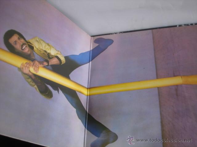Discos de vinilo: LIONEL RICHIE CAN&acute;T SLOW DOWN GATEFOLD SPANISH - Foto 2