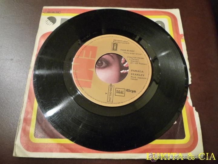 Discos de vinilo: PAMALA STANLEY - THIS IS HOT - EMI 1979 - Foto 3