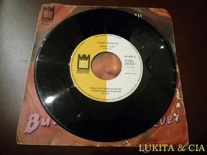 Discos de vinilo: CAROL DOUGLAS - SINGLE BURNIN - Foto 3