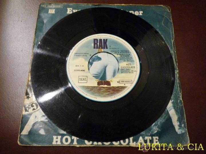 Discos de vinilo: HOT CHOCOLATE - SINGLE EVERY IS A WINNER - 1979 - Foto 3
