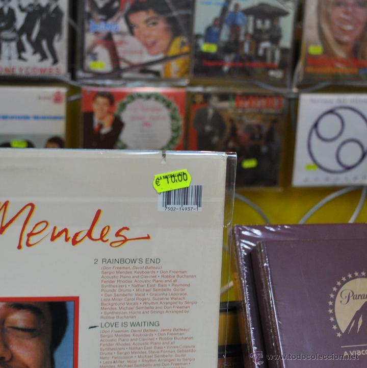 Discos de vinilo: SERGIO MENDES - S / T - LP - Foto 3