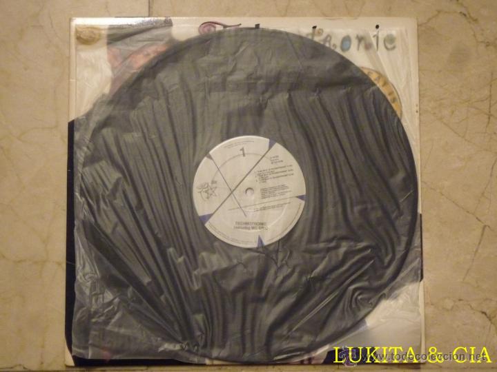 Discos de vinilo: TECHNOTRONIC - THIS BEAT IS TECHNOTRONIC -1990. - Foto 3