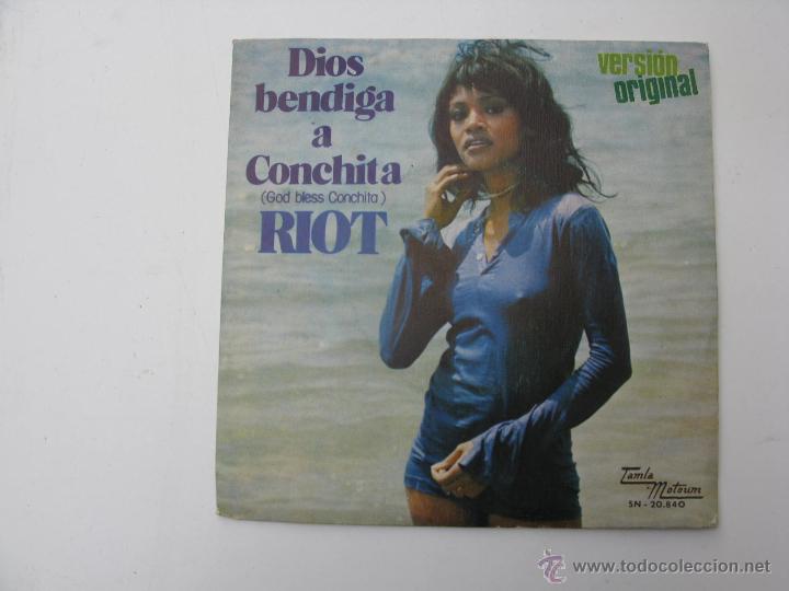 Discos de vinilo: single de riot - dios bendiga a conchita - Foto 1
