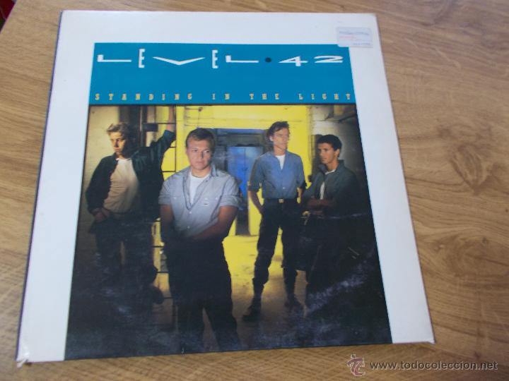 Discos de vinilo: LEVEL 42 STANDING IN THE LIGHT. - Foto 1