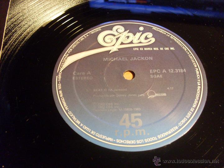 Discos de vinilo: MICHAEL JACKSON (BEAT IT) MAXI SINGLE ESPA&Ntilde;A 1982 (B-9) - Foto 2