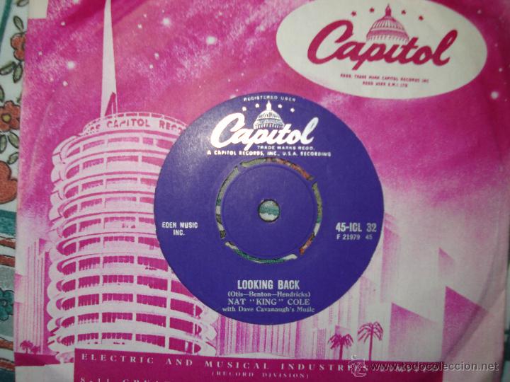 Discos de vinilo: NAT KING COLE - LOOKING BACK - DO I LIKE IT,  UK SINGLE 1958 - Foto 1