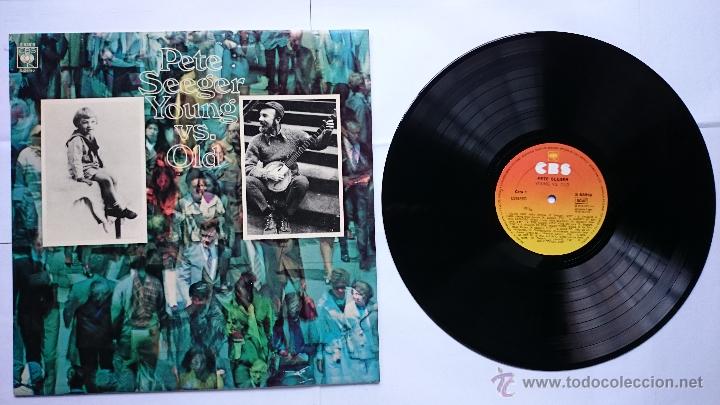 Discos de vinilo: PETE SEEGER - YOUNG VS. OLD (1976) - Foto 1