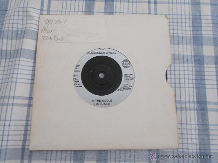 Discos de vinilo: ALEXANDER O&acute;NEAL. IN THE MIDDLE. - Foto 1