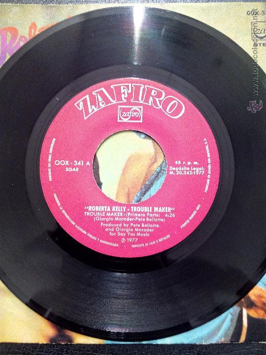 Discos de vinilo: SINGLE ROBERTA KELLY - TROUBLE MAKER - ZAFIRO 1977. - Foto 3