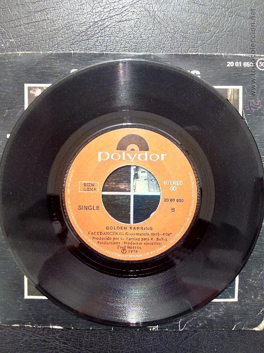 Discos de vinilo: SINGLE GOLDEN EARRING - SLEEPWALKIN - FACEDANCER - POLYDOR 1976. - Foto 4