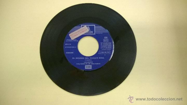 Discos de vinilo: Leandro.El hombre del tanque rosa.SINGLE.ESPA&Ntilde;A 1971.EMI-ODEON. - Foto 3