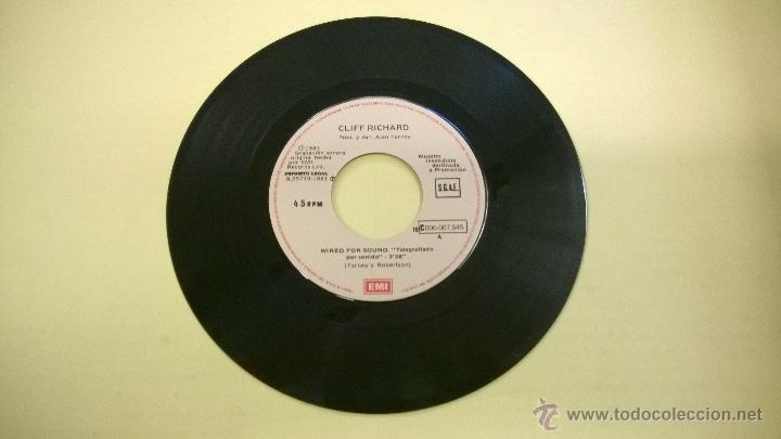 Discos de vinilo: Cliff Richard.Wired for sound.SINGLE.ESPA&Ntilde;A 1981.EMI-ODEON. - Foto 3