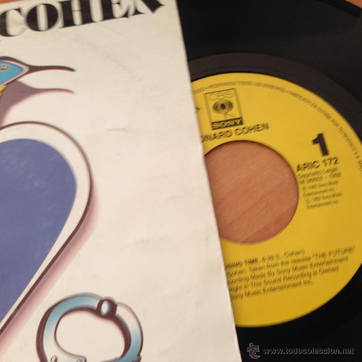 Discos de vinilo: LEONARD COHEN (CLOSING TIME) SINGLE ESPA&Ntilde;A 1992 (EPI19) - Foto 2