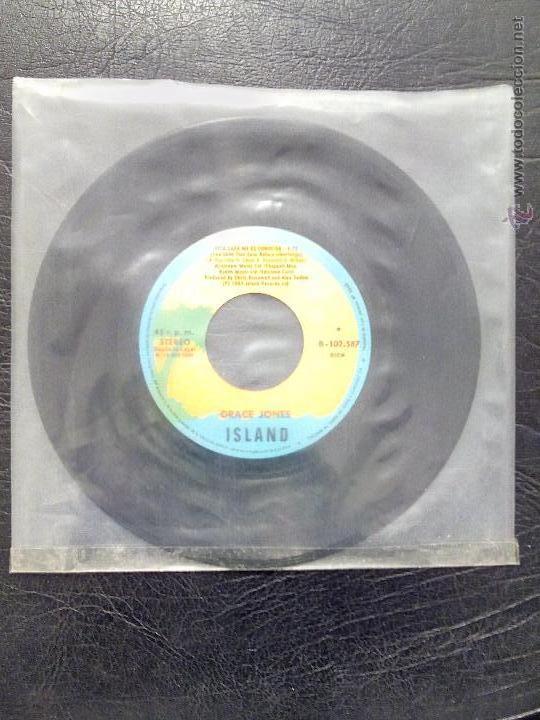 Discos de vinilo: SINGLE GRACE JONES - DEMOLITION MAN - ARIOLA 1981. - Foto 2