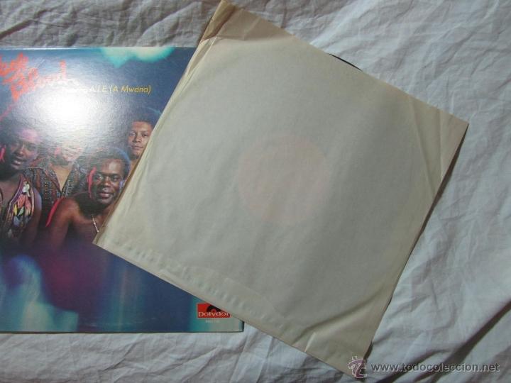 Discos de vinilo: Black Blood Featuring A.I.E. (A Mwana) Polydor 1975 - Foto 3