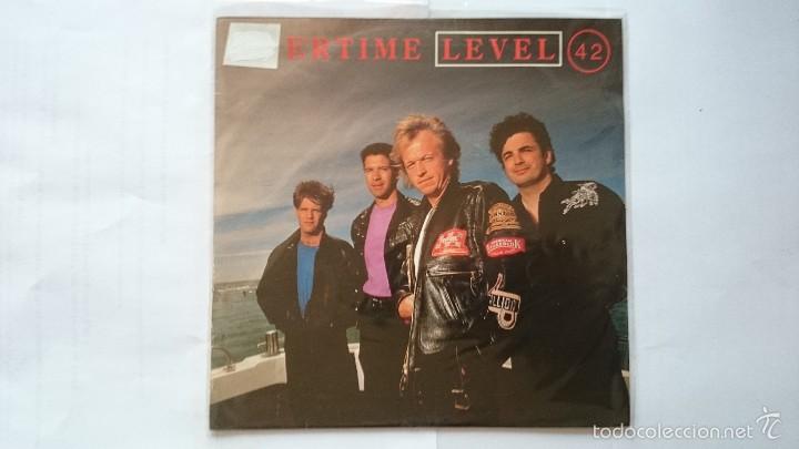 Discos de vinilo: LEVEL 42 - OVERTIME / AT THIS GREAT DISTANCE (1991) - Foto 1
