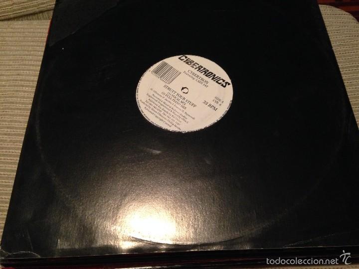 Discos de vinilo: CYBERTRON - STRUTT YOUR STUFF - MAXI UK CYBERTRONICS 1990 - TECHNO HOUSE - Foto 1