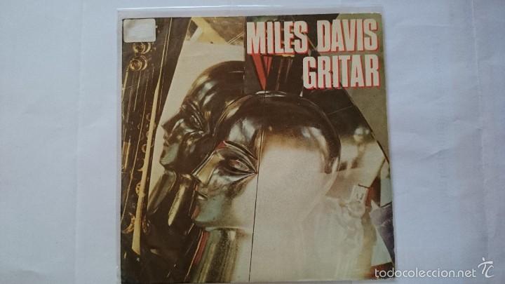 Discos de vinilo: MILES DAVIS - SHOUT (GRITAR) / FAT TIME (PROMO 1981) - Foto 1