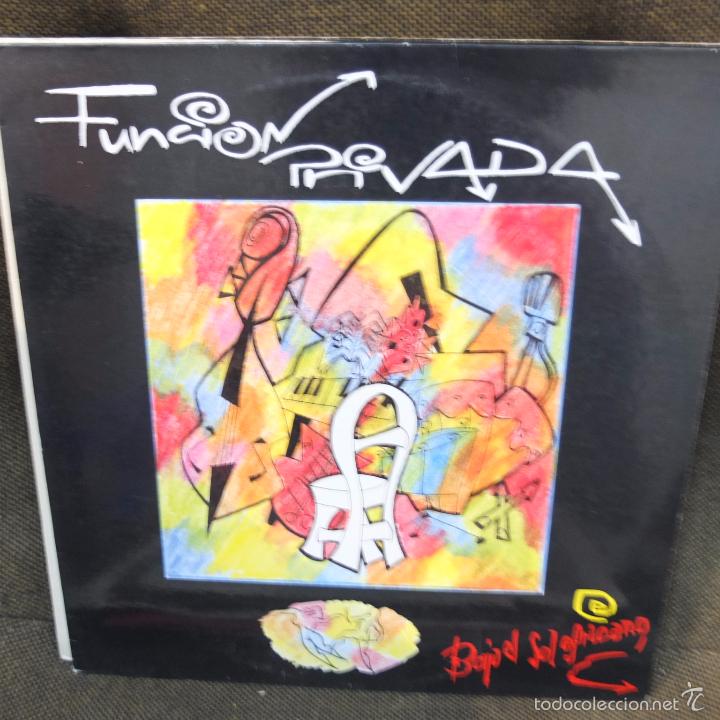 Discos de vinilo: FUNCI&Oacute;N PRIVADA - BAJO EL SOL AFRICANO - LP 1994 - Foto 1