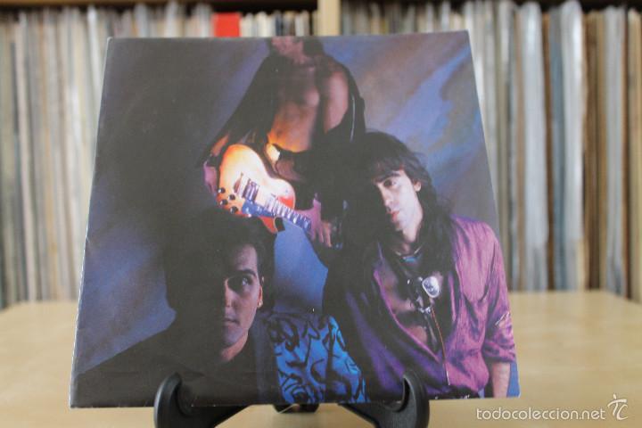 Discos de vinil: LAS FLORES DEL MAL -SG- REVOLUCI&Oacute;N 80'S SPAIN PROMO + HOJA RADIO