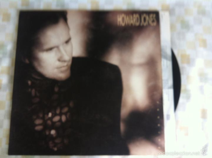Discos de vinilo: LP HOWARD JONES-IN THE RUNNING - Foto 1