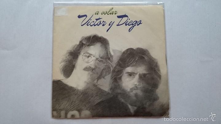 Discos de vinilo: VICTOR Y DIEGO - A VOLAR / OLIVIA (1979) - Foto 1