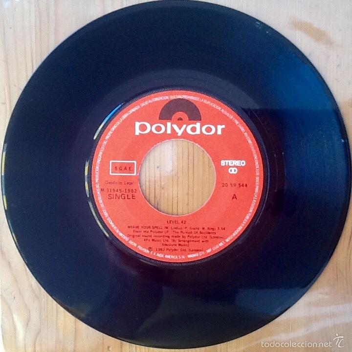 Discos de vinilo: LEVEL 42 : WEAVE YOUR SPELL [POLYDOR - ESP 1982] 7 - Foto 3